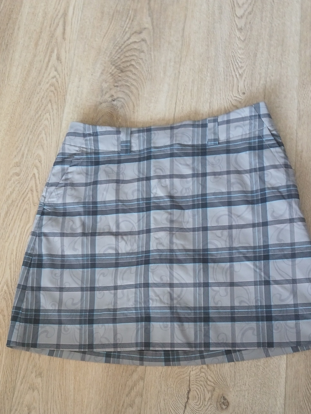 Nike Golf Scroll Plaid skort Size 6 Athletic Workout Running Tennis